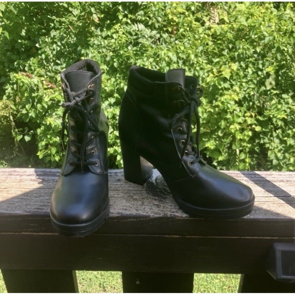 M Valentina‎ Black Faux Leather Lace Up Chunky Block Heel Ankle Boots Women 9